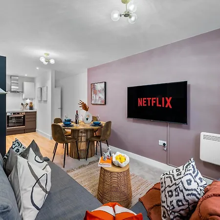 1-Bedroom Luxurious, City Centre, Chic & Stunning Apartment In Southampton, Sleeps 4, Summer Special Offer! - By Blue Puffin Stays Exterior photo