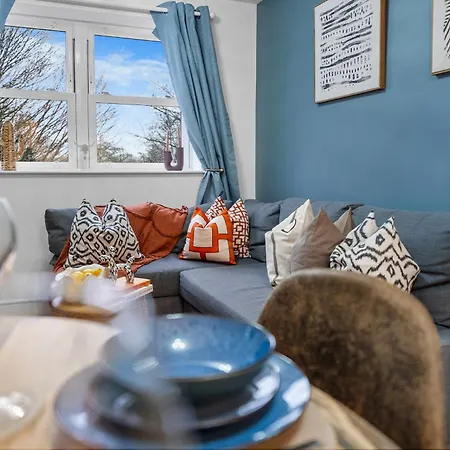 1-Bedroom Luxurious, City Centre, Chic & Stunning Apartment In Southampton, Sleeps 4, Summer Special Offer! - By Blue Puffin Stays Exterior photo