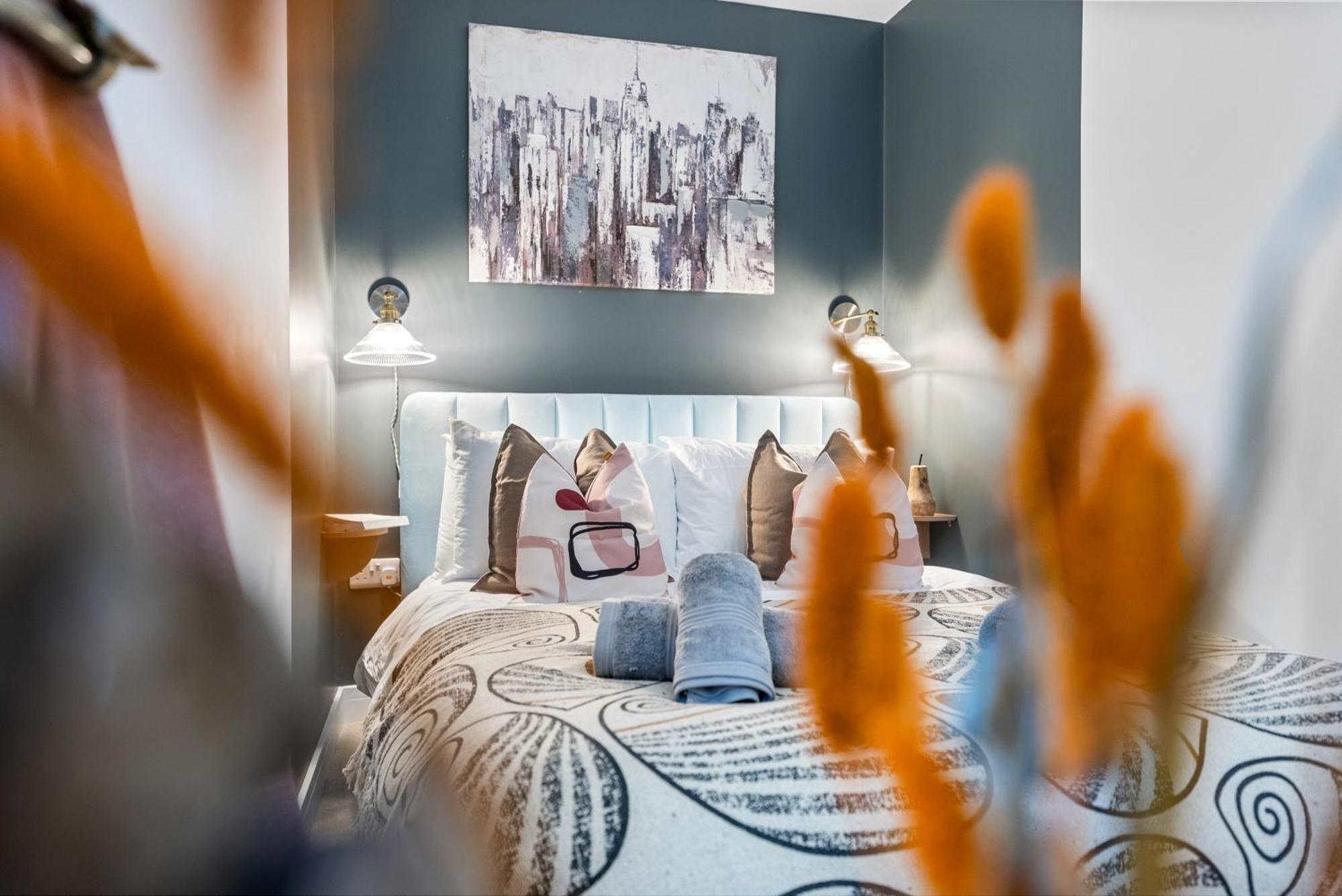 1-bedroom Luxurious, Centre, Chic & Stunning In Southampton, Sleeps 4, Summer Special Offer! - By Blue Puffin *